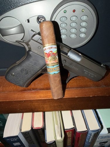 081626 diogenes Cigar San Cristobal scaled.jpg